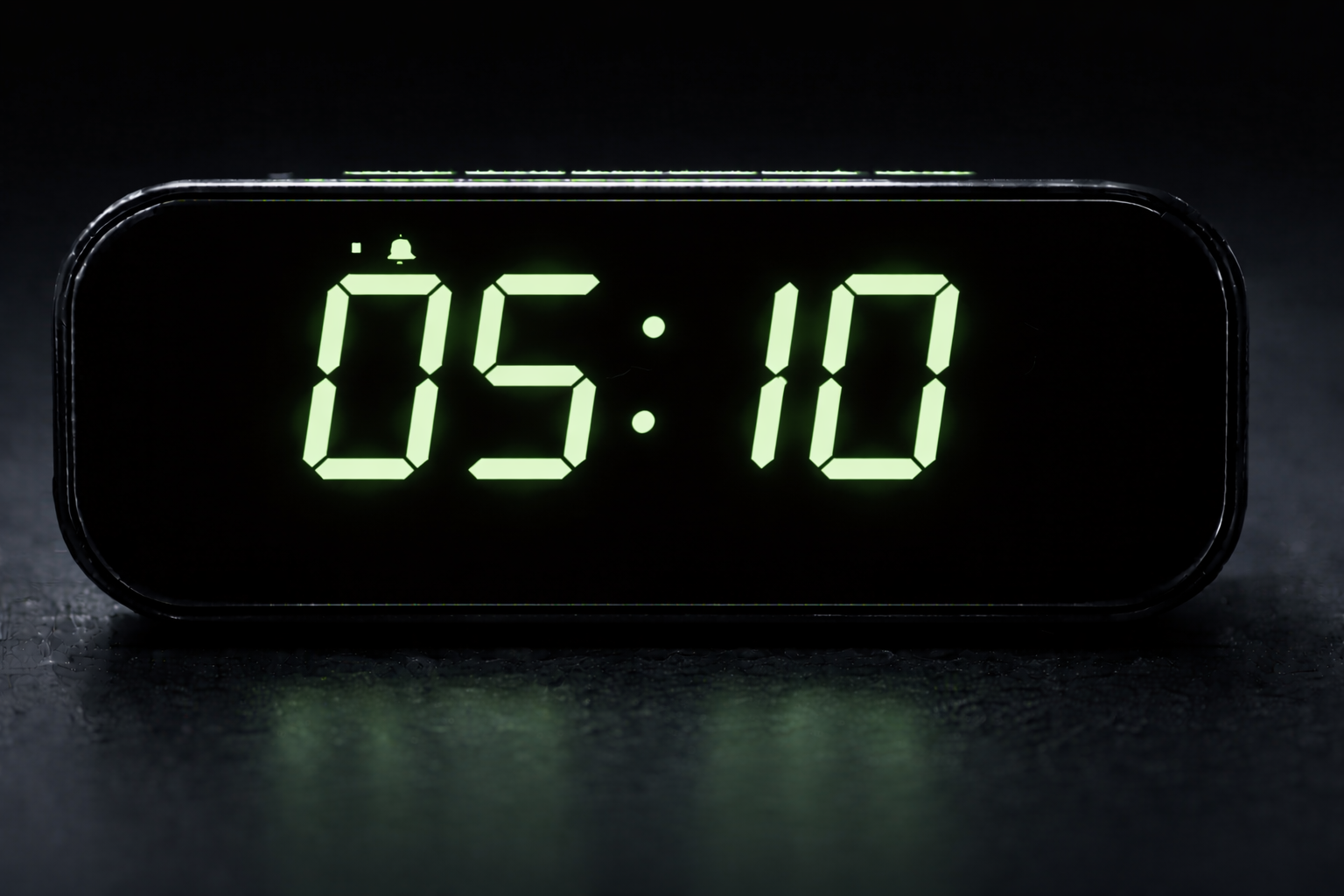 десять минут шестого